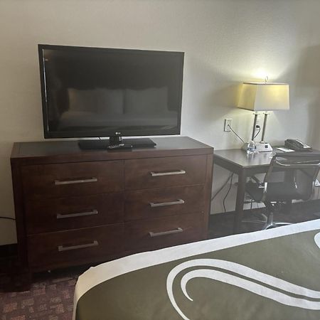 Quality Inn & Suites Lakewood - Denver Southwest Dış mekan fotoğraf