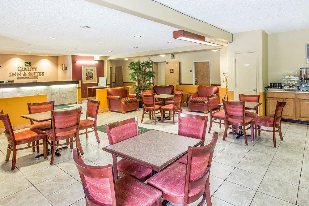 Quality Inn & Suites Lakewood - Denver Southwest Dış mekan fotoğraf