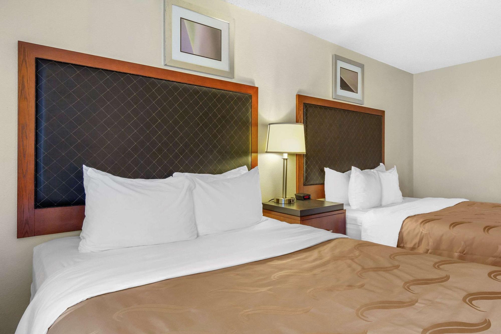 Quality Inn & Suites Lakewood - Denver Southwest Dış mekan fotoğraf