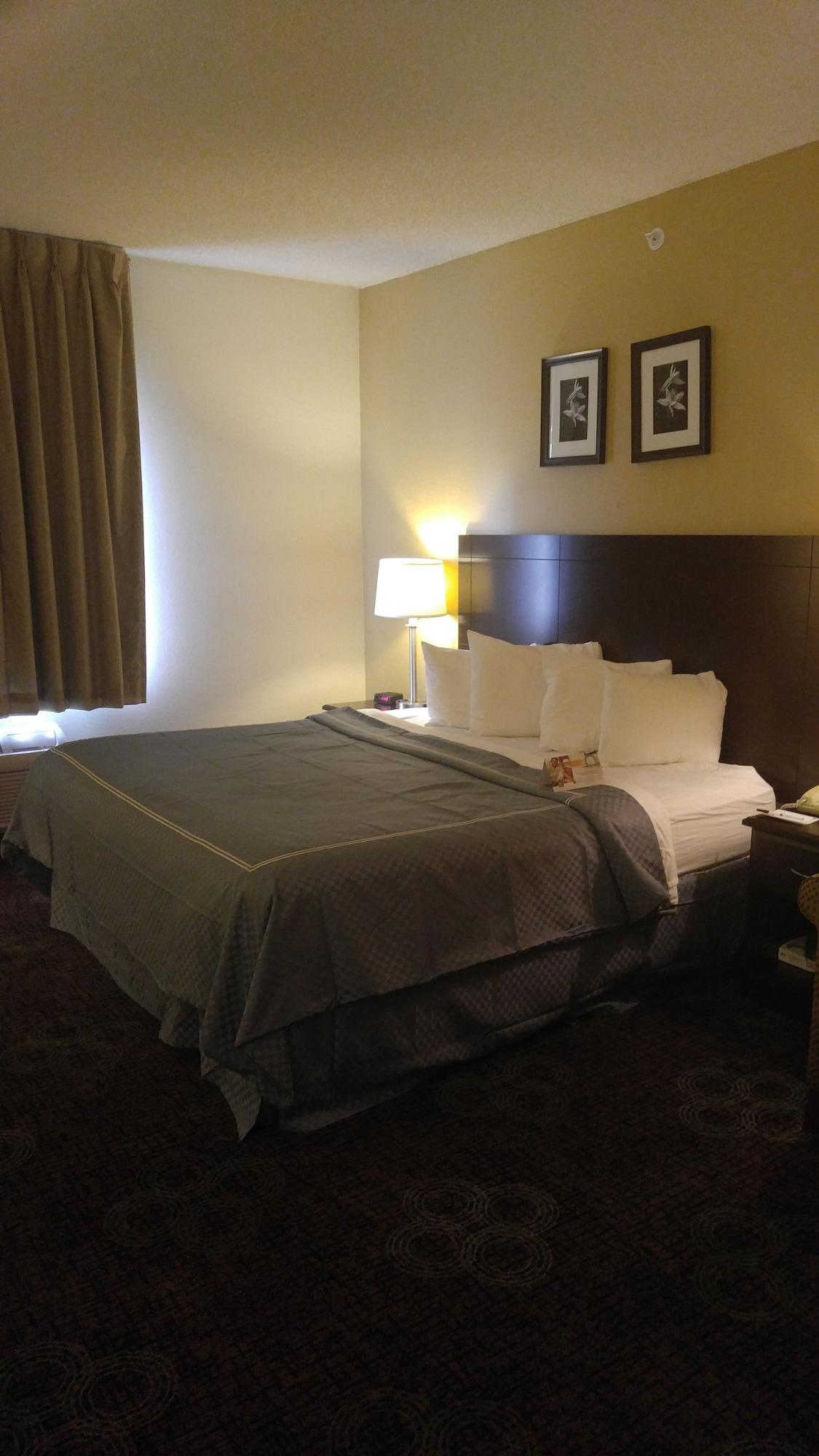 Quality Inn & Suites Lakewood - Denver Southwest Dış mekan fotoğraf