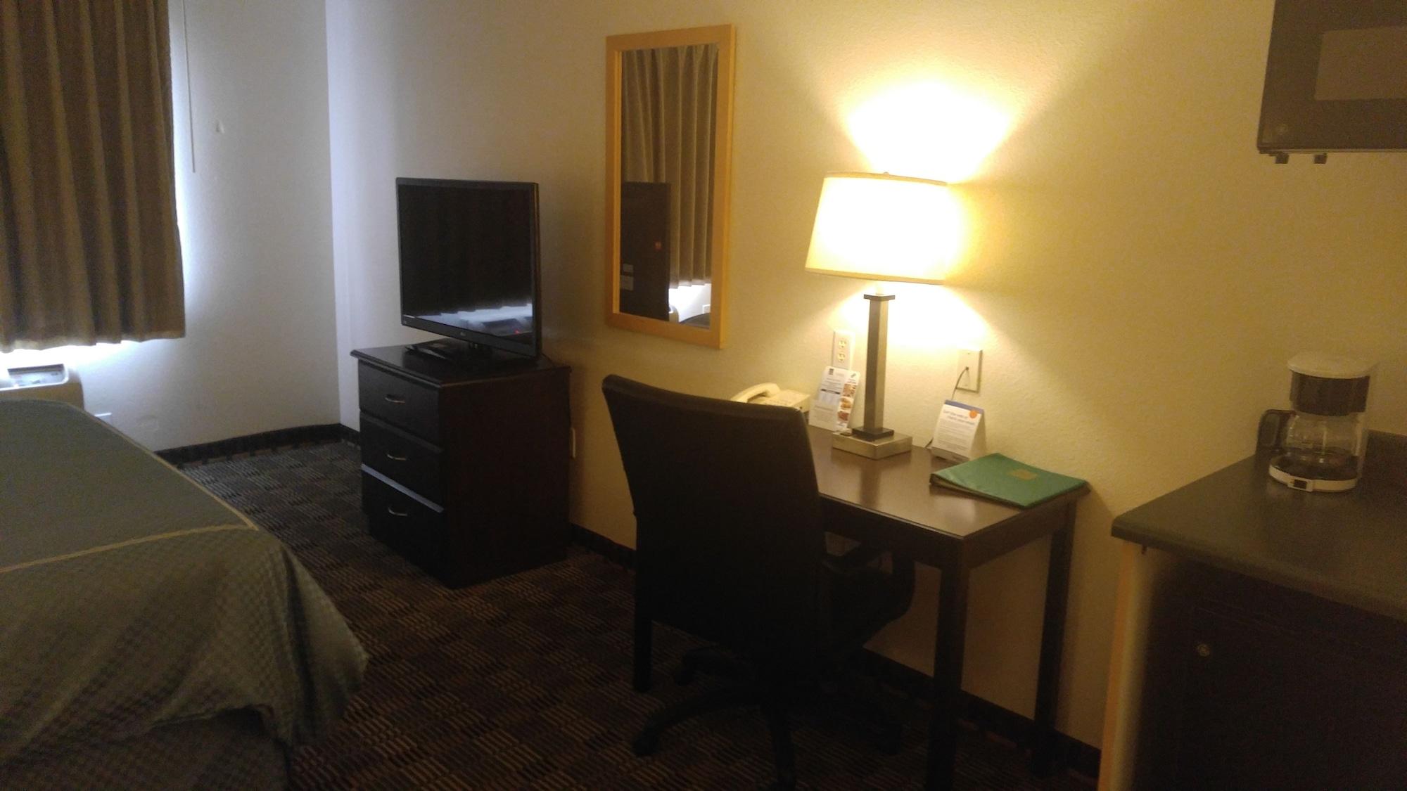 Quality Inn & Suites Lakewood - Denver Southwest Dış mekan fotoğraf