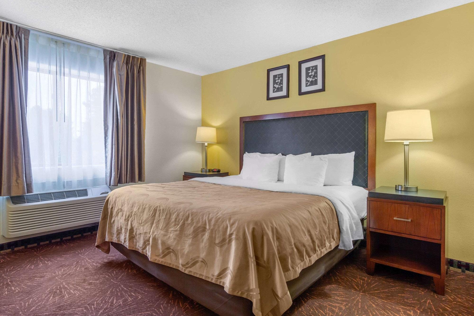 Quality Inn & Suites Lakewood - Denver Southwest Dış mekan fotoğraf