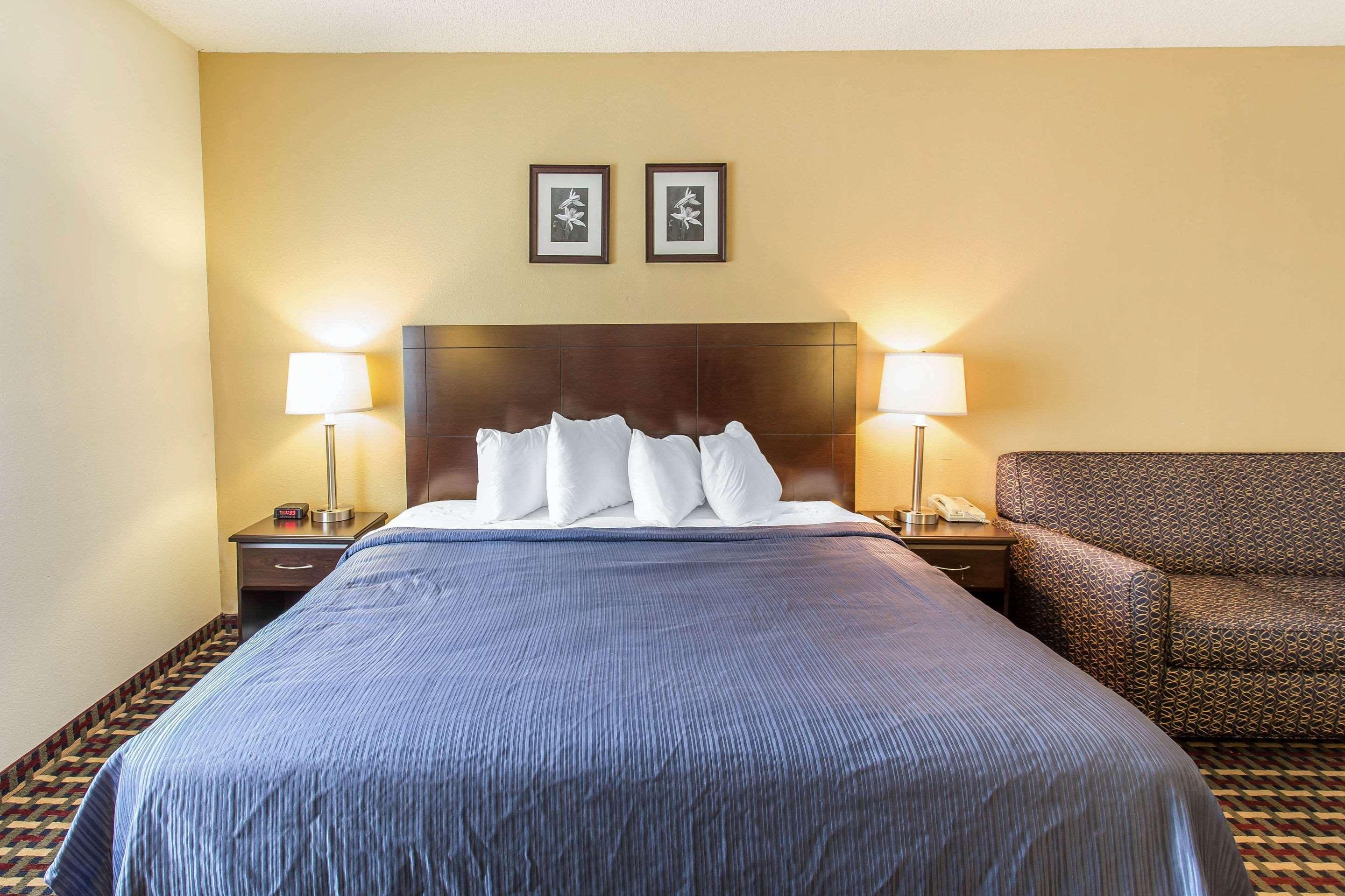 Quality Inn & Suites Lakewood - Denver Southwest Dış mekan fotoğraf
