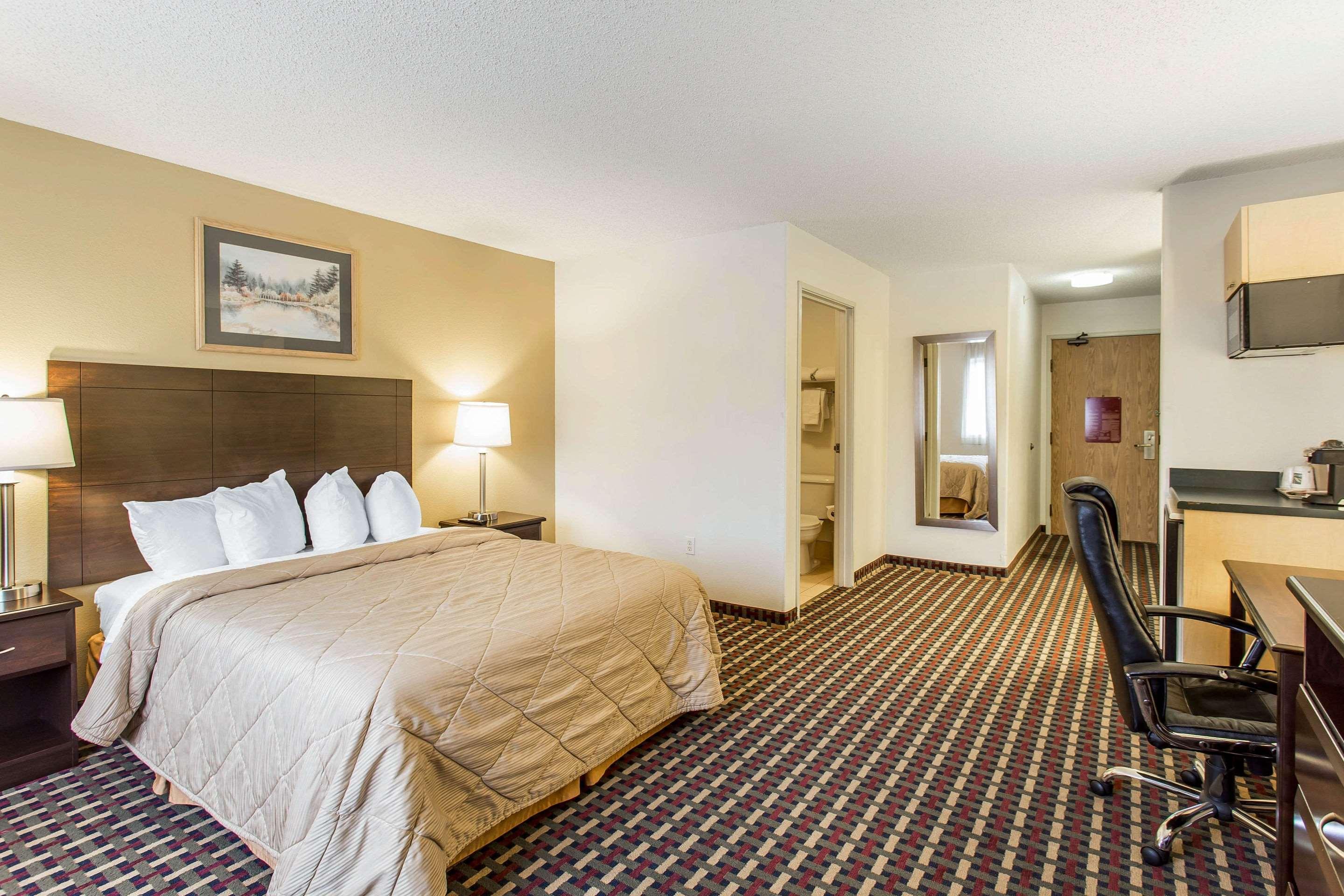 Quality Inn & Suites Lakewood - Denver Southwest Dış mekan fotoğraf