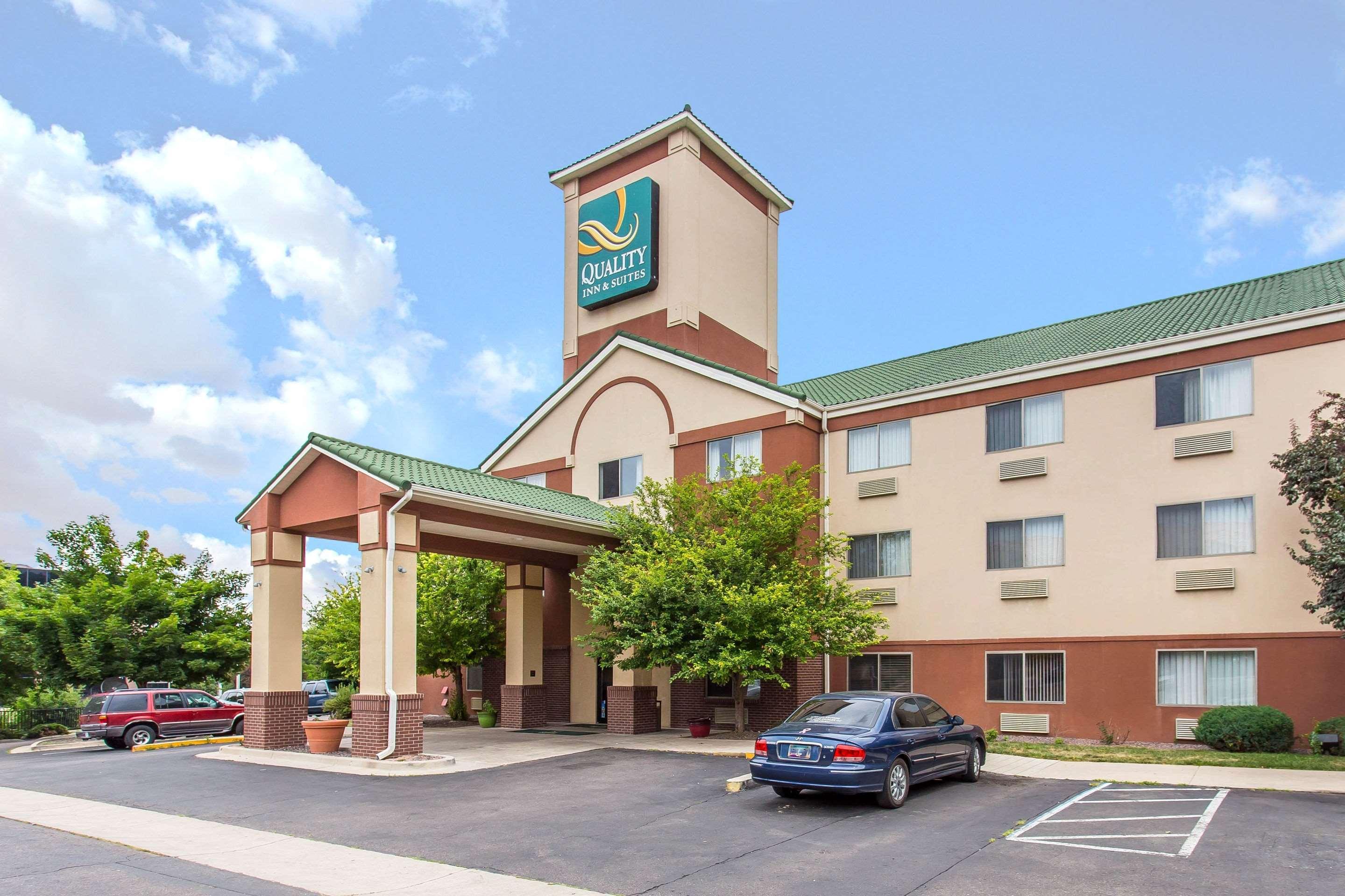 Quality Inn & Suites Lakewood - Denver Southwest Dış mekan fotoğraf