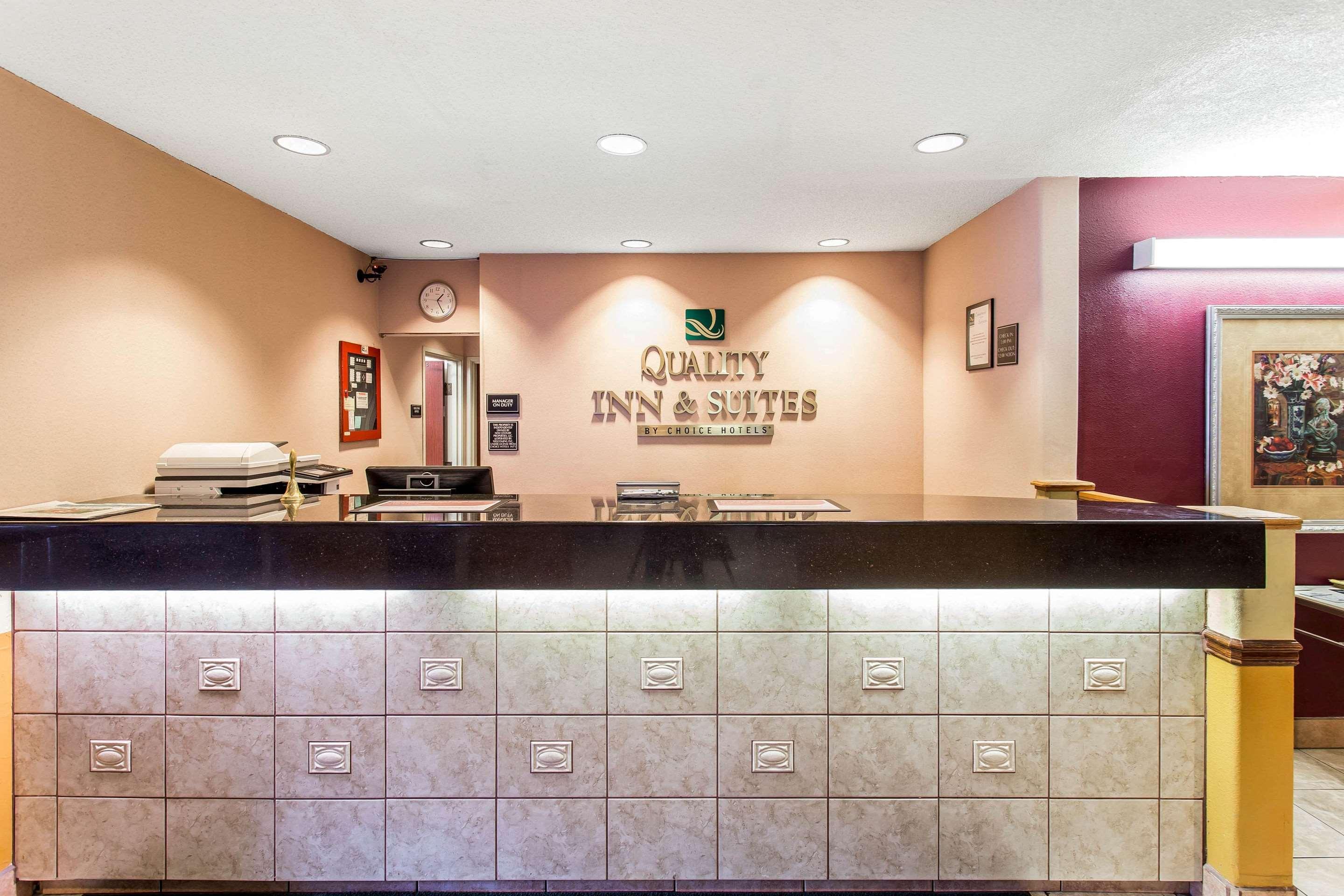 Quality Inn & Suites Lakewood - Denver Southwest Dış mekan fotoğraf