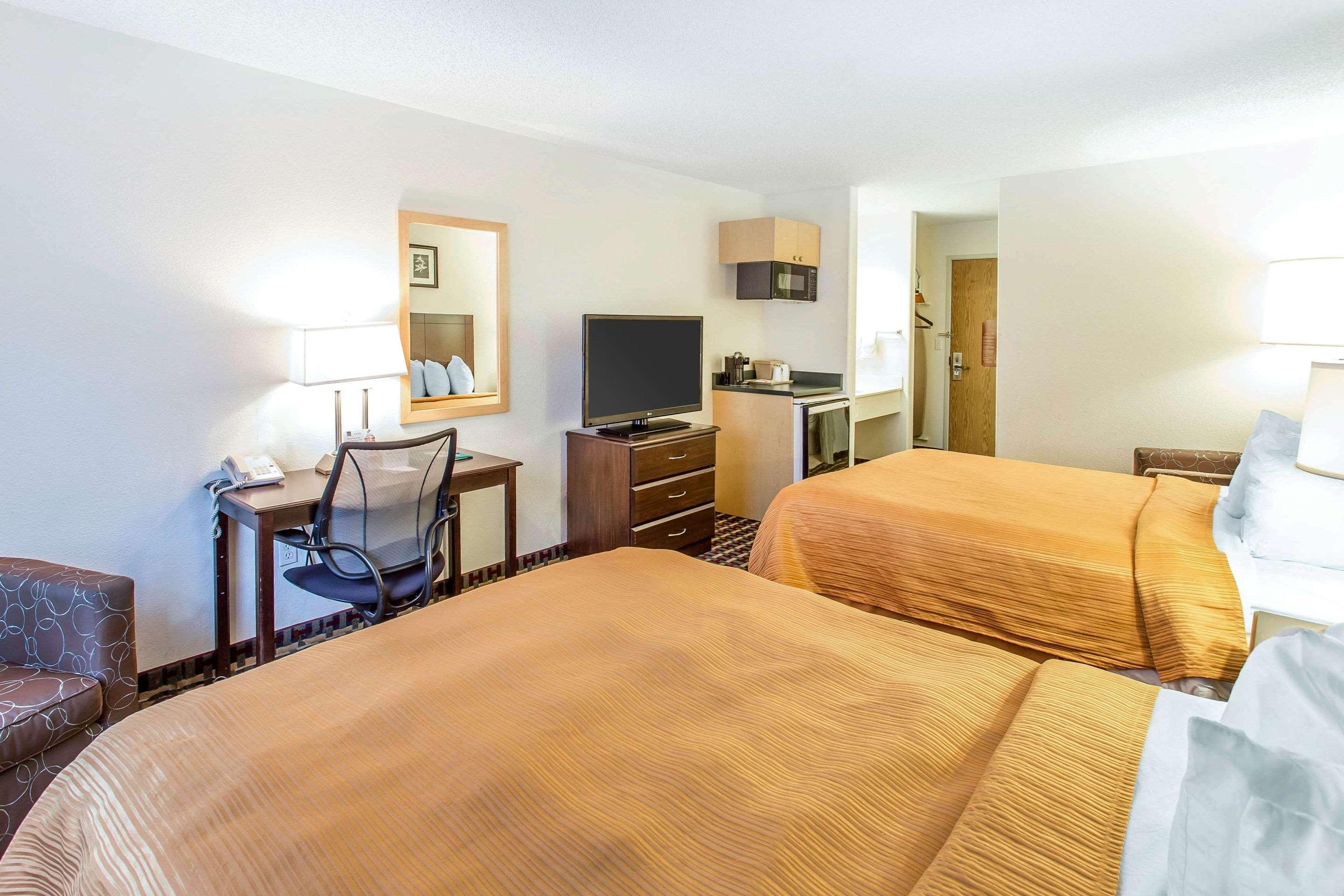 Quality Inn & Suites Lakewood - Denver Southwest Dış mekan fotoğraf