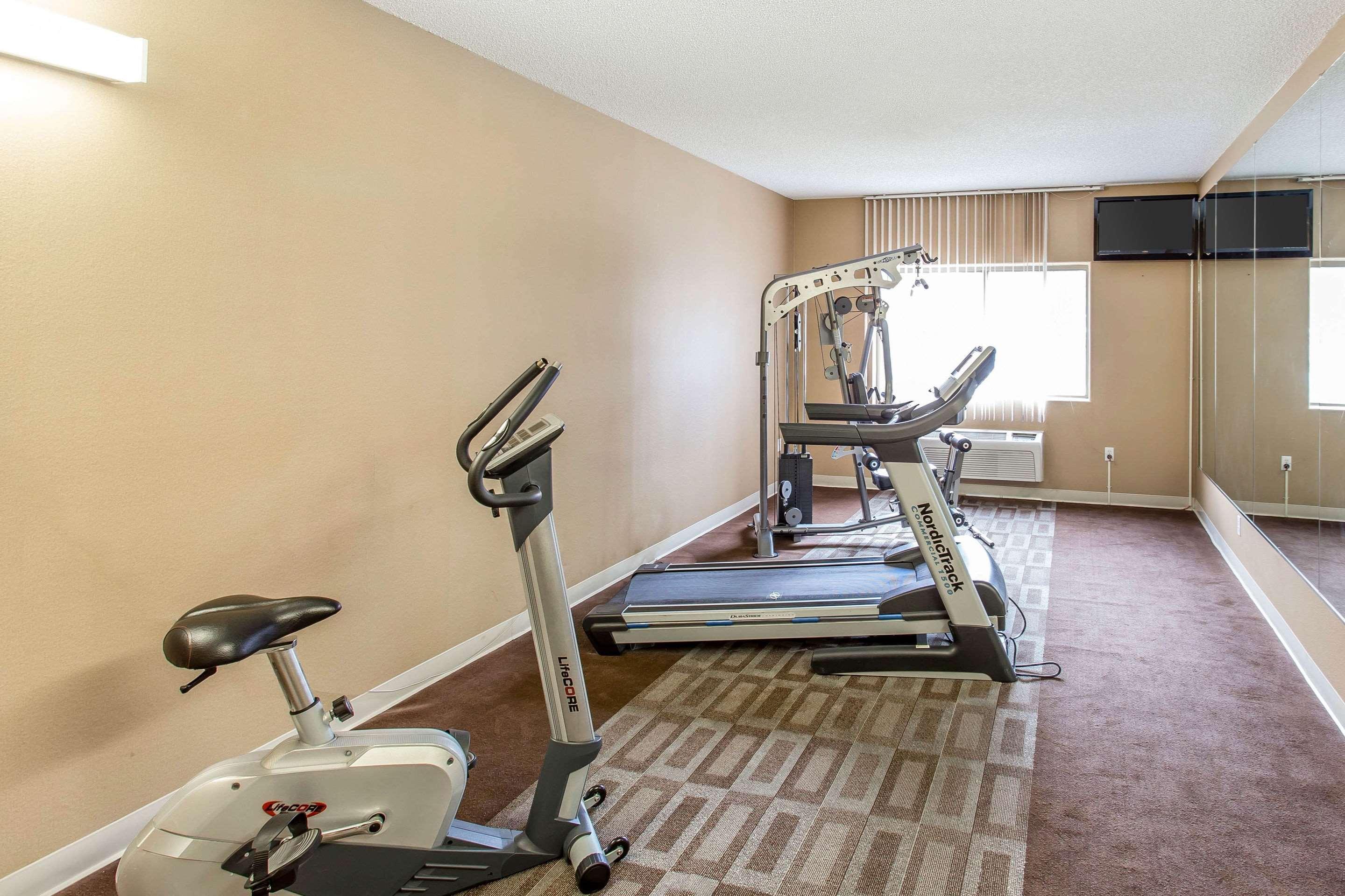 Quality Inn & Suites Lakewood - Denver Southwest Dış mekan fotoğraf