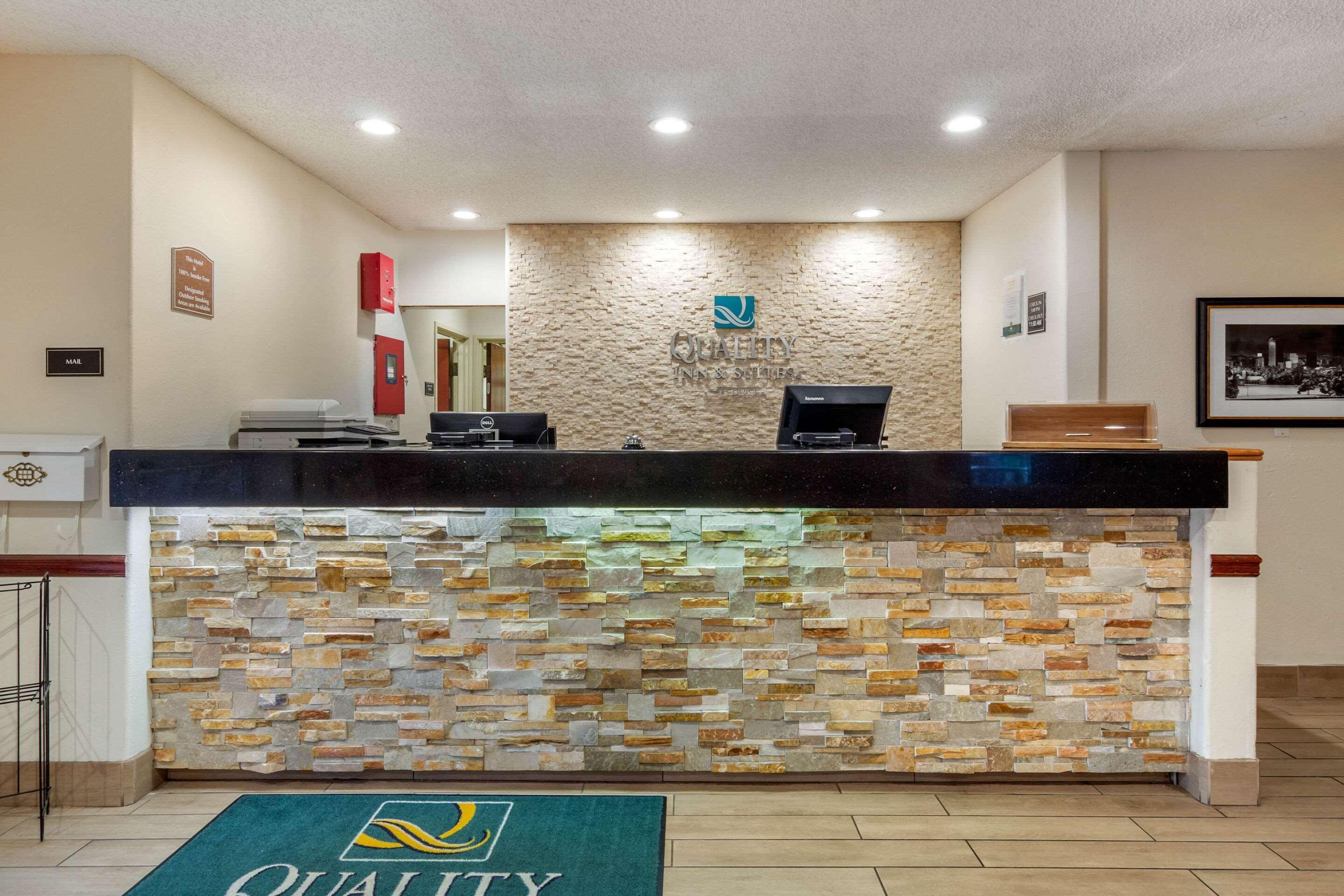 Quality Inn & Suites Lakewood - Denver Southwest Dış mekan fotoğraf