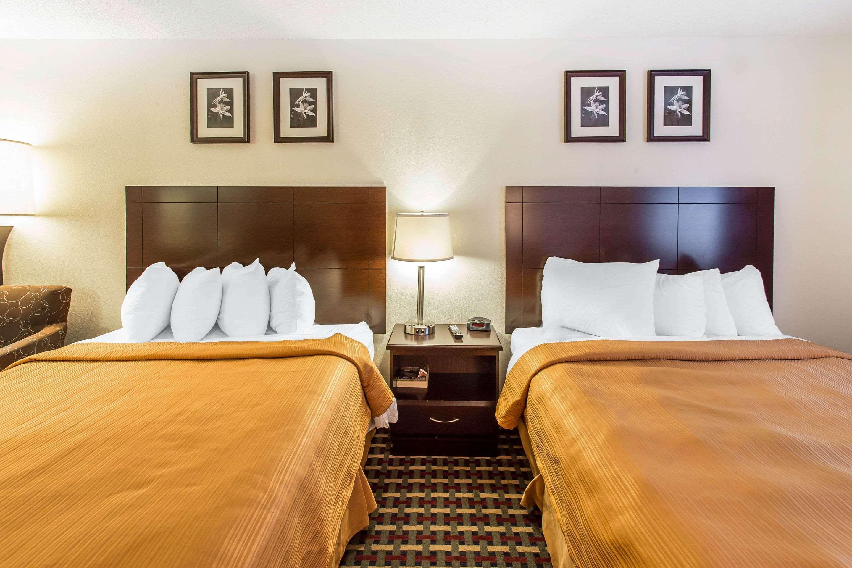 Quality Inn & Suites Lakewood - Denver Southwest Dış mekan fotoğraf