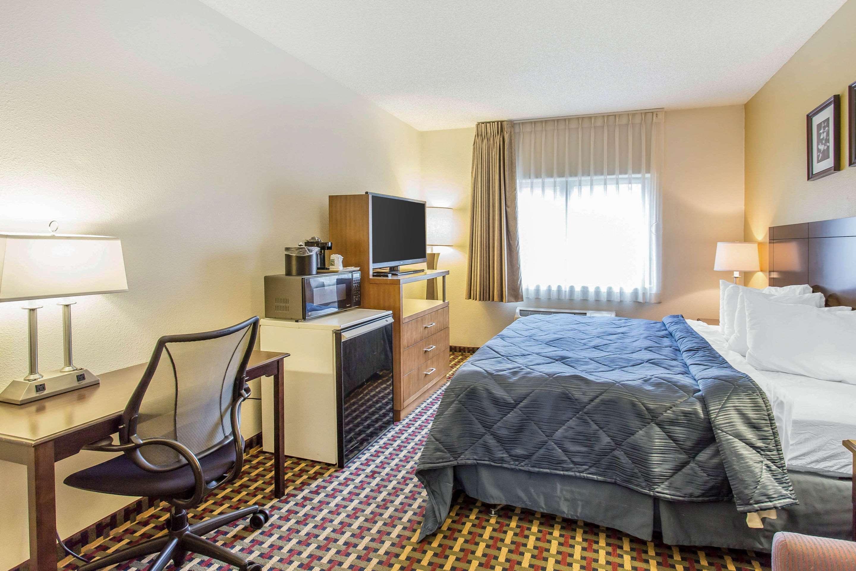 Quality Inn & Suites Lakewood - Denver Southwest Dış mekan fotoğraf