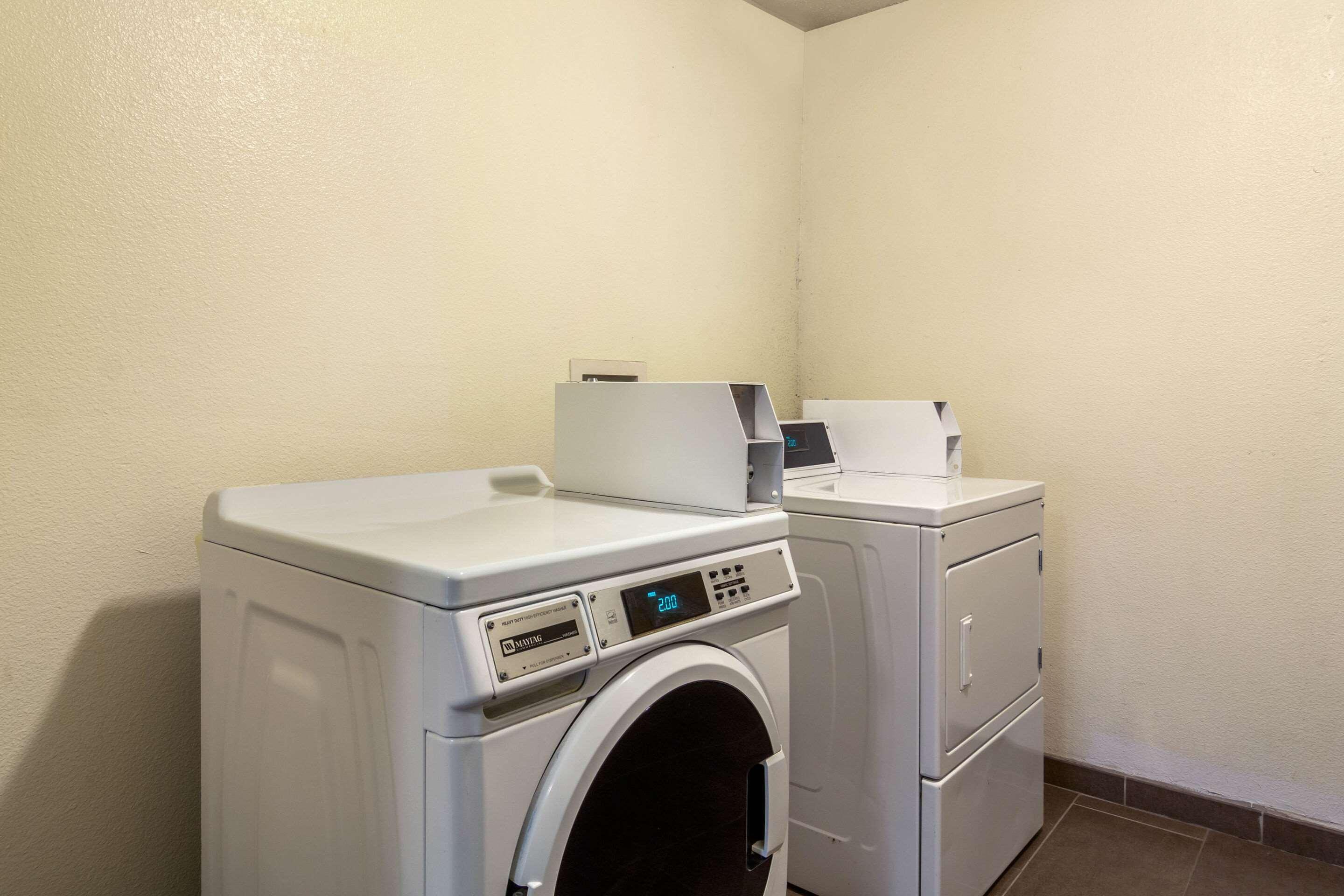 Quality Inn & Suites Lakewood - Denver Southwest Dış mekan fotoğraf