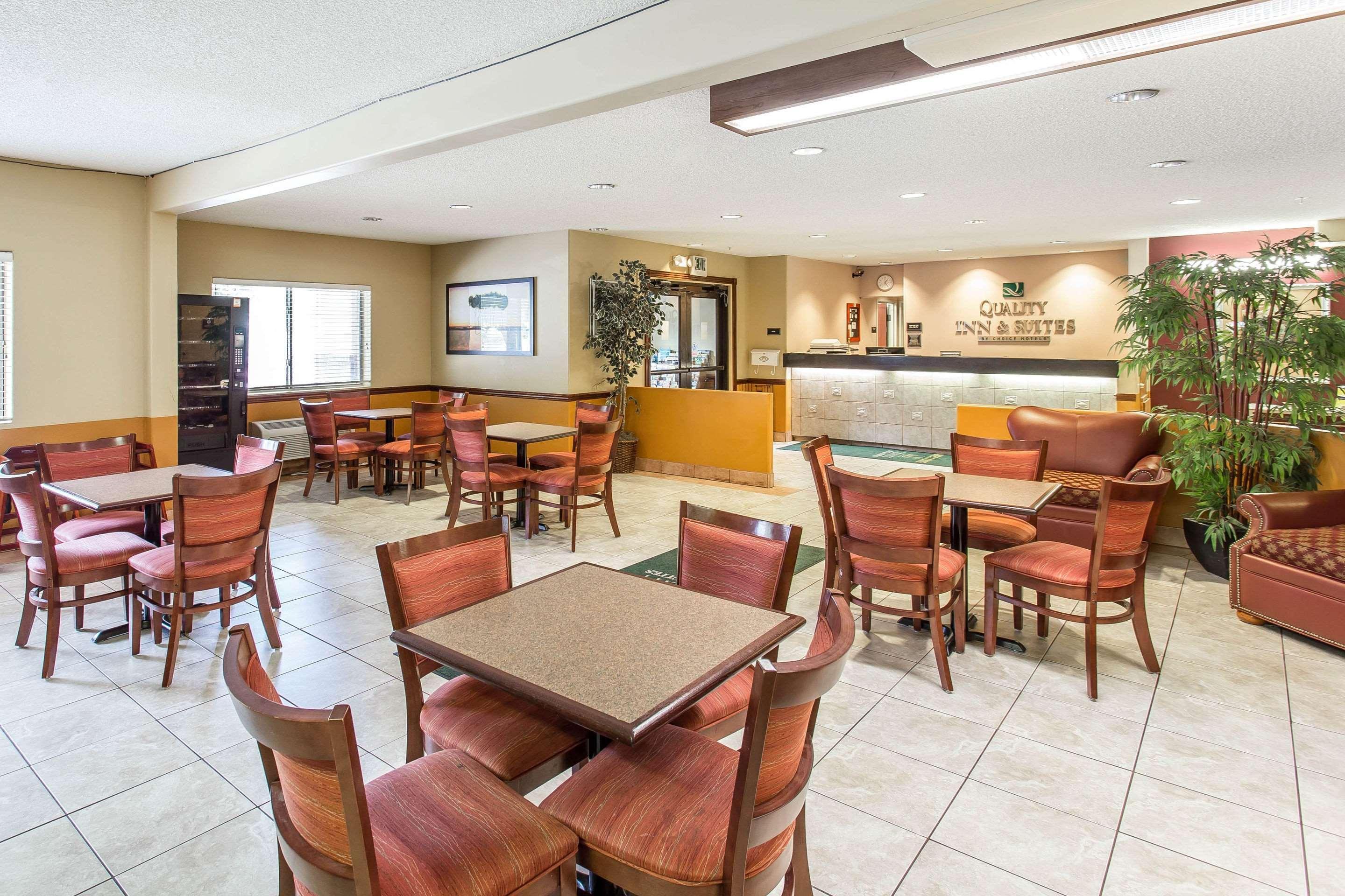 Quality Inn & Suites Lakewood - Denver Southwest Dış mekan fotoğraf