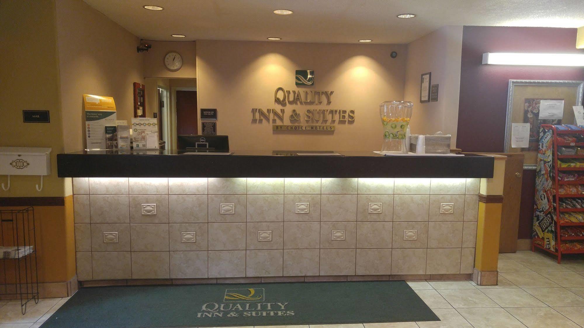 Quality Inn & Suites Lakewood - Denver Southwest Dış mekan fotoğraf