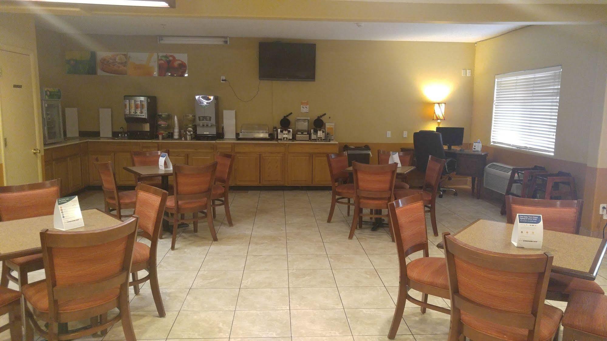 Quality Inn & Suites Lakewood - Denver Southwest Dış mekan fotoğraf