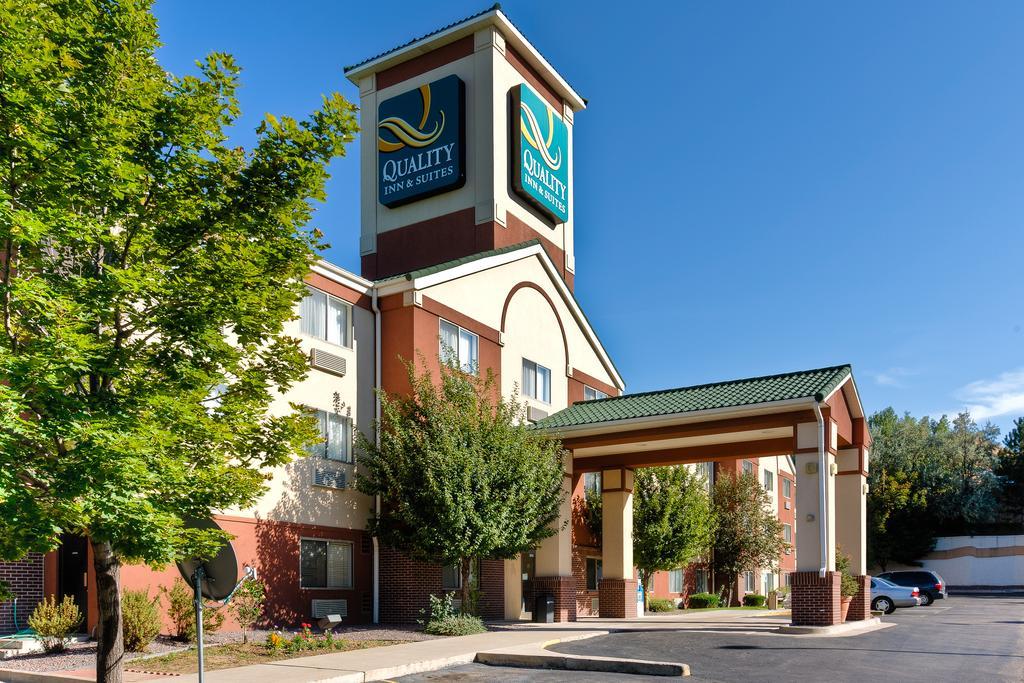 Quality Inn & Suites Lakewood - Denver Southwest Dış mekan fotoğraf